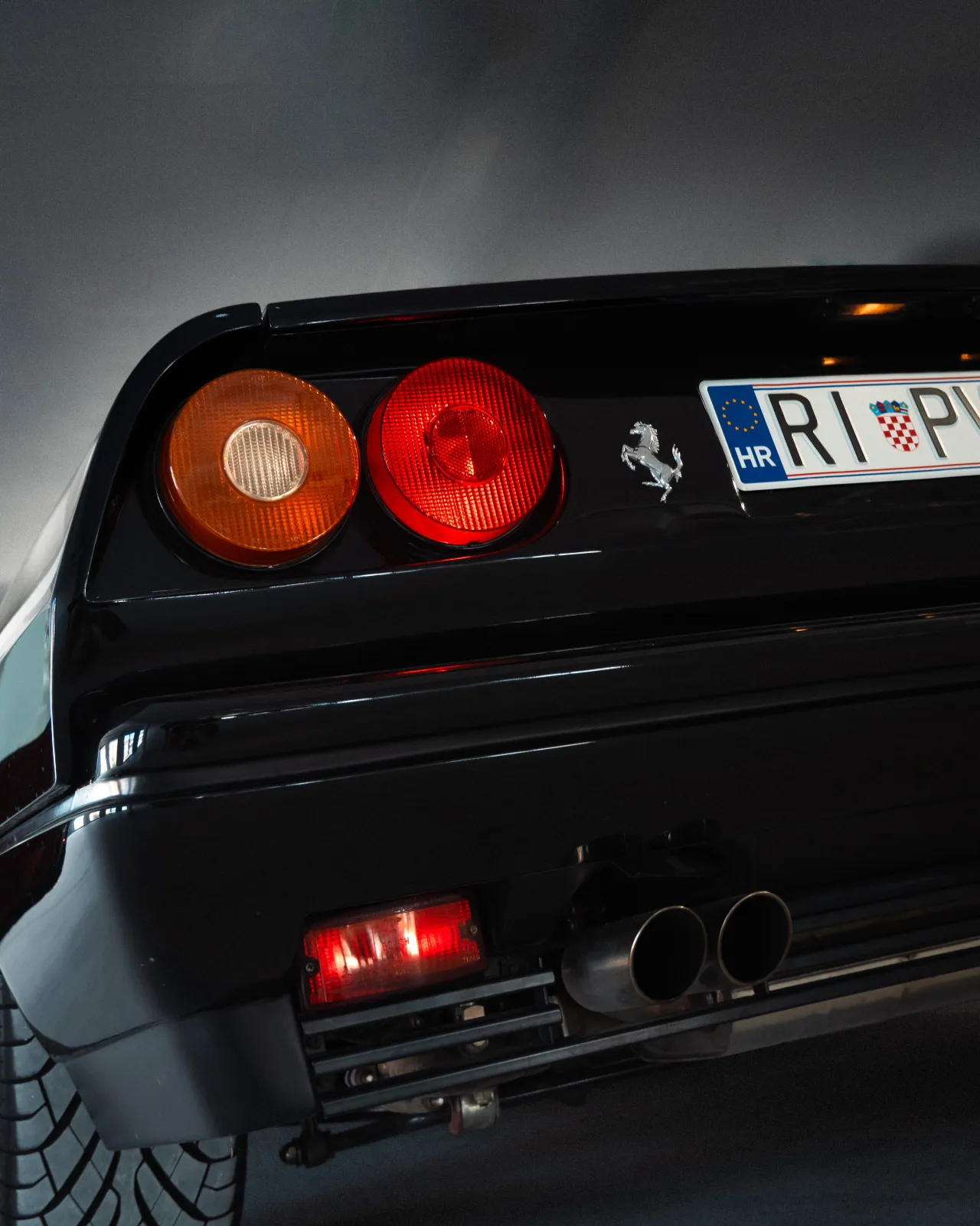 Stražnje svjetlo Ferrarija izbliza